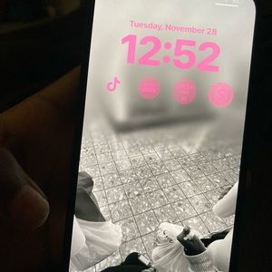 iPhone 14 Plus shipping only